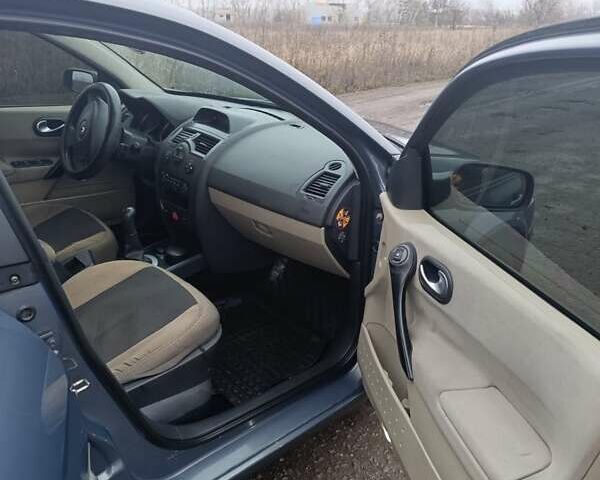 Синий Рено Меган, объемом двигателя 1.6 л и пробегом 260 тыс. км за 5000 $, фото 8 на Automoto.ua