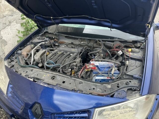 Синій Рено Меган, об'ємом двигуна 1.4 л та пробігом 240 тис. км за 2300 $, фото 4 на Automoto.ua