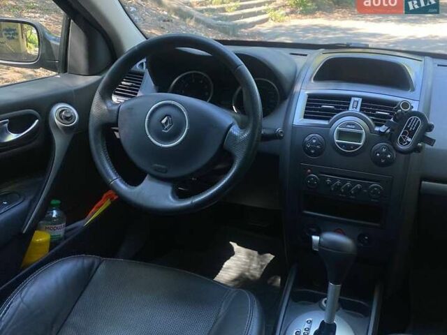 Синій Рено Меган, об'ємом двигуна 2 л та пробігом 156 тис. км за 4800 $, фото 9 на Automoto.ua