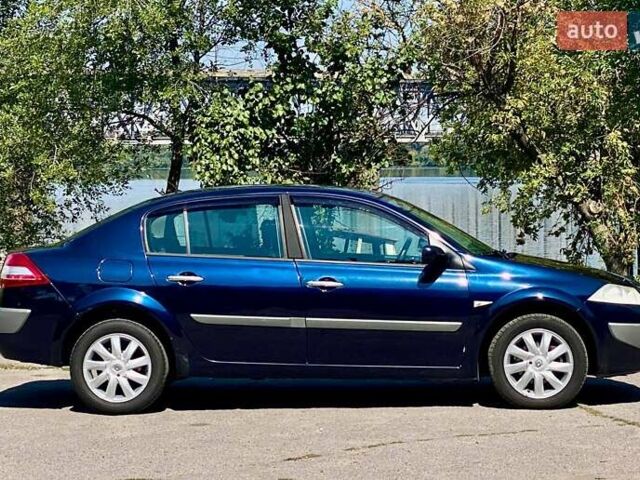 Синій Рено Меган, об'ємом двигуна 2 л та пробігом 156 тис. км за 4800 $, фото 2 на Automoto.ua
