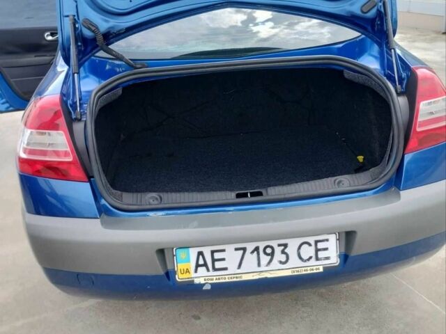 Синій Рено Меган, об'ємом двигуна 1.4 л та пробігом 115 тис. км за 2600 $, фото 4 на Automoto.ua
