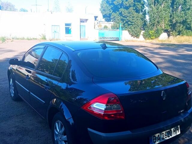 Синий Рено Меган, объемом двигателя 1.4 л и пробегом 200 тыс. км за 5500 $, фото 11 на Automoto.ua