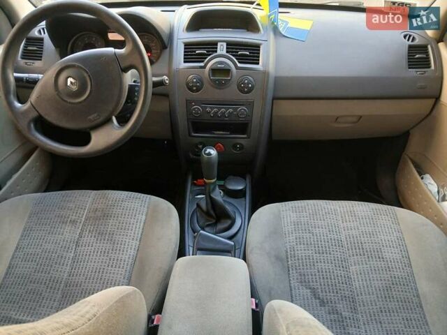 Синий Рено Меган, объемом двигателя 1.6 л и пробегом 280 тыс. км за 4400 $, фото 17 на Automoto.ua