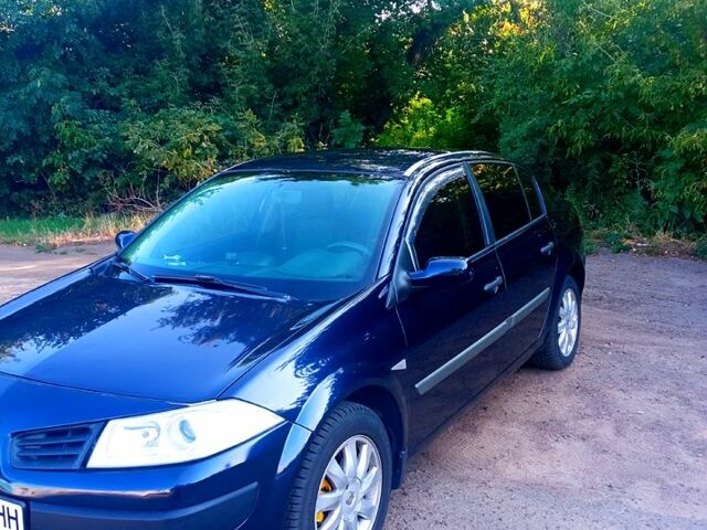 Синий Рено Меган, объемом двигателя 1.4 л и пробегом 200 тыс. км за 5500 $, фото 2 на Automoto.ua