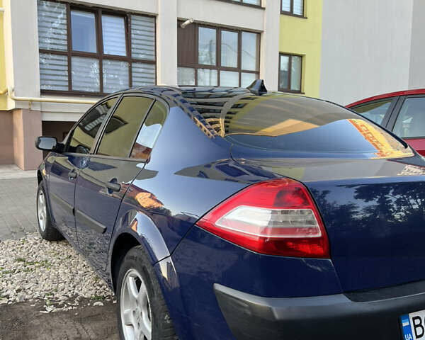 Синий Рено Меган, объемом двигателя 1.39 л и пробегом 310 тыс. км за 4500 $, фото 4 на Automoto.ua