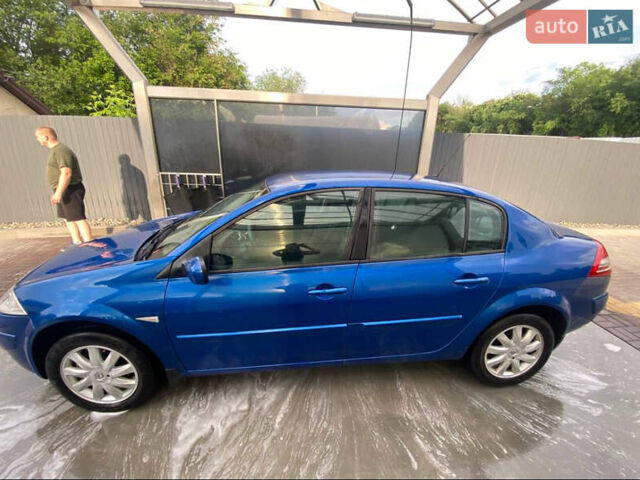 Синий Рено Меган, объемом двигателя 1.6 л и пробегом 328 тыс. км за 4800 $, фото 3 на Automoto.ua