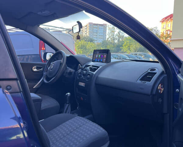 Синий Рено Меган, объемом двигателя 1.39 л и пробегом 310 тыс. км за 4500 $, фото 7 на Automoto.ua