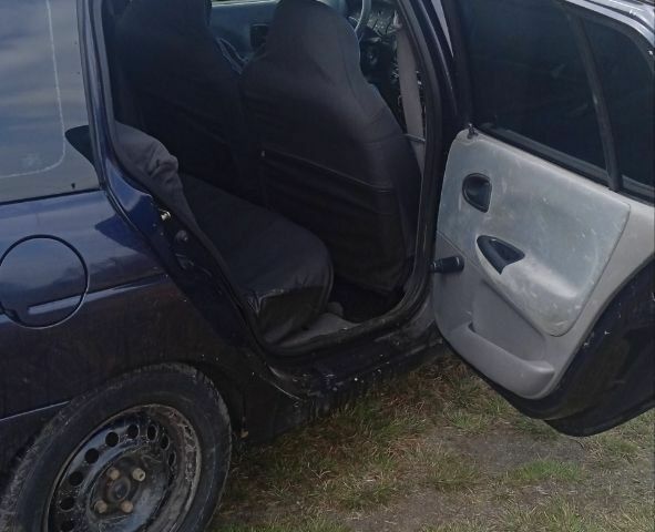 Синий Рено Меган, объемом двигателя 1.4 л и пробегом 156 тыс. км за 1800 $, фото 7 на Automoto.ua