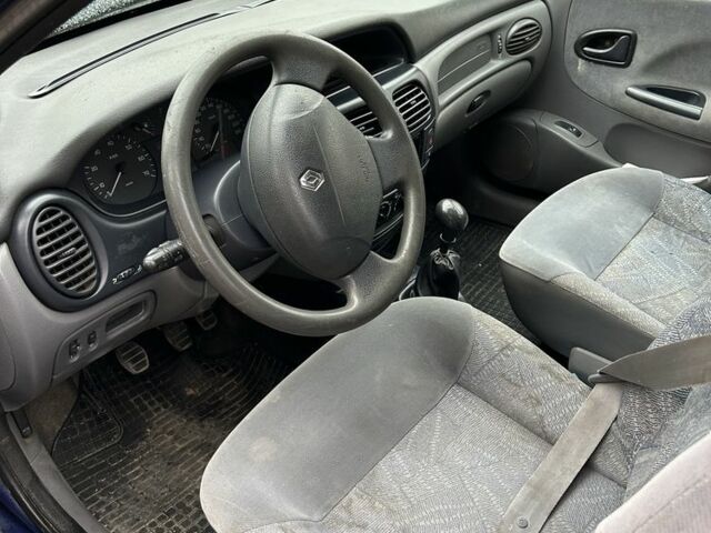 Синий Рено Меган, объемом двигателя 1.6 л и пробегом 270 тыс. км за 1500 $, фото 4 на Automoto.ua