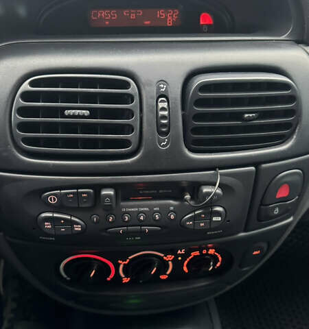 Синий Рено Меган, объемом двигателя 1.6 л и пробегом 310 тыс. км за 3100 $, фото 12 на Automoto.ua