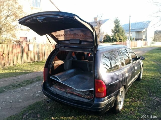 Синий Рено Меган, объемом двигателя 1.4 л и пробегом 420 тыс. км за 2500 $, фото 3 на Automoto.ua