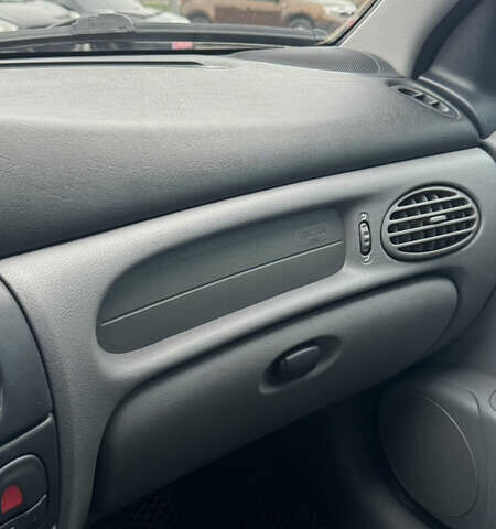 Синий Рено Меган, объемом двигателя 1.6 л и пробегом 310 тыс. км за 3100 $, фото 7 на Automoto.ua