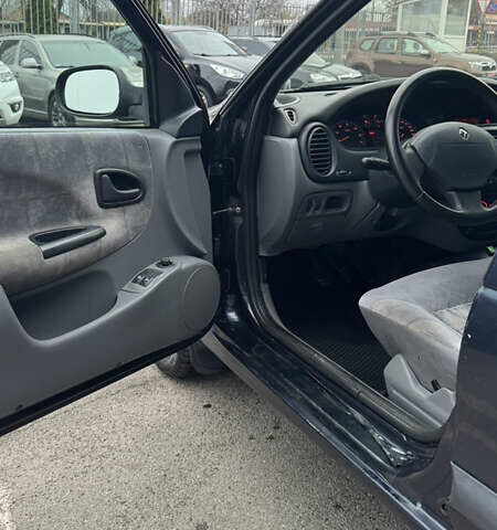 Синий Рено Меган, объемом двигателя 1.6 л и пробегом 310 тыс. км за 3100 $, фото 20 на Automoto.ua