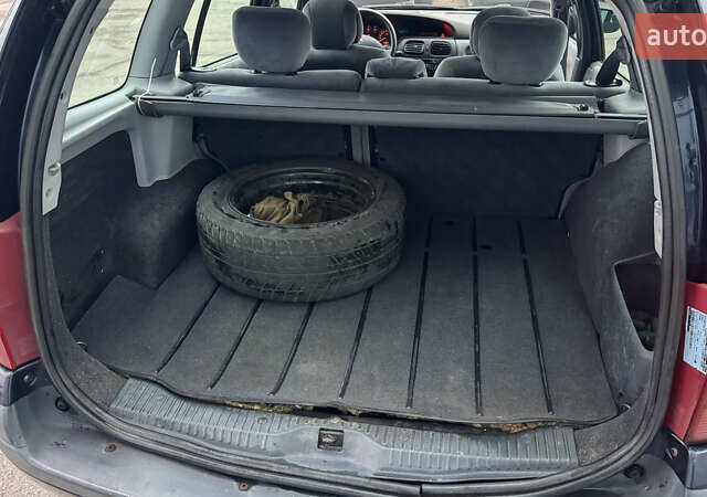 Синий Рено Меган, объемом двигателя 1.6 л и пробегом 310 тыс. км за 3100 $, фото 23 на Automoto.ua