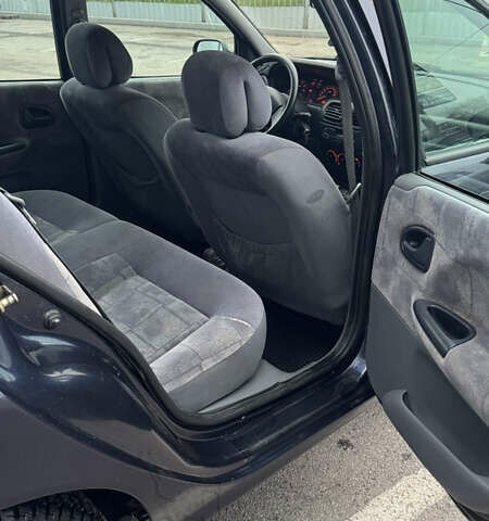 Синий Рено Меган, объемом двигателя 1.6 л и пробегом 310 тыс. км за 3100 $, фото 19 на Automoto.ua