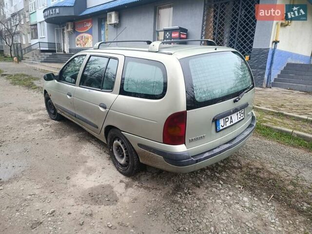 Синий Рено Меган, объемом двигателя 1.9 л и пробегом 260 тыс. км за 1250 $, фото 3 на Automoto.ua