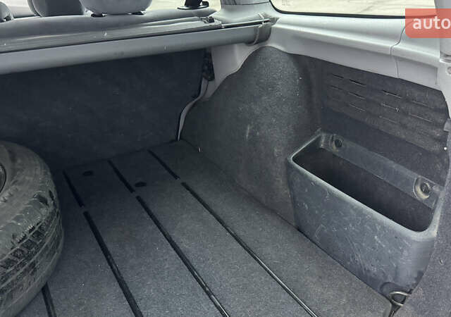 Синий Рено Меган, объемом двигателя 1.6 л и пробегом 310 тыс. км за 3100 $, фото 24 на Automoto.ua