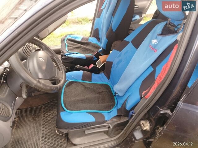 Синій Рено Меган, об'ємом двигуна 1.39 л та пробігом 420 тис. км за 1900 $, фото 4 на Automoto.ua