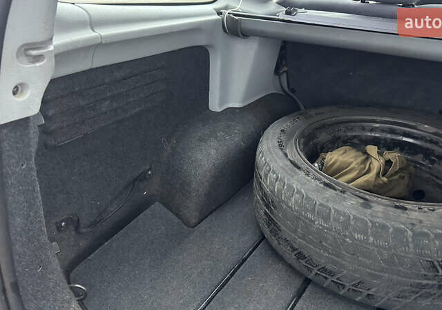 Синий Рено Меган, объемом двигателя 1.6 л и пробегом 310 тыс. км за 3100 $, фото 25 на Automoto.ua