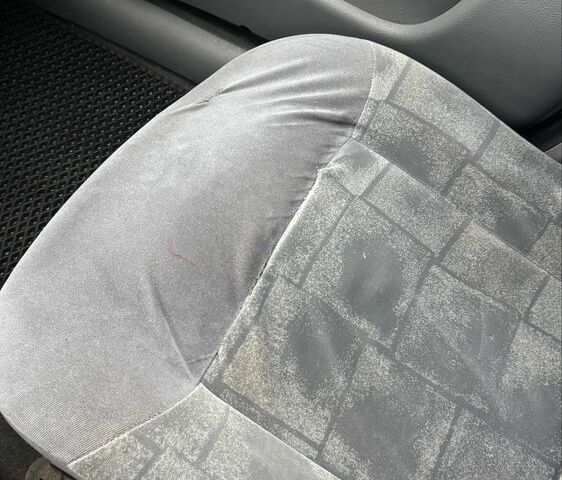 Синий Рено Меган, объемом двигателя 1.6 л и пробегом 310 тыс. км за 3100 $, фото 15 на Automoto.ua