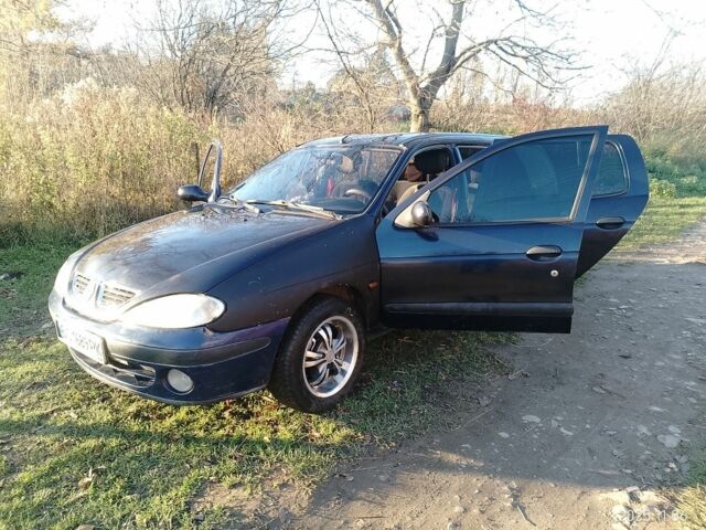 Синий Рено Меган, объемом двигателя 1.4 л и пробегом 420 тыс. км за 2500 $, фото 1 на Automoto.ua