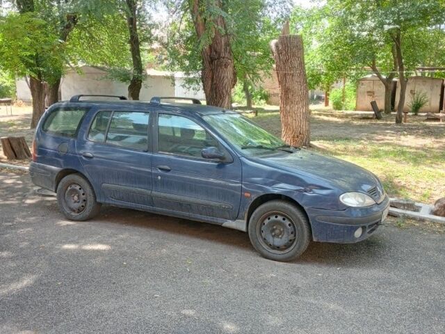 Синий Рено Меган, объемом двигателя 0 л и пробегом 200 тыс. км за 1200 $, фото 2 на Automoto.ua