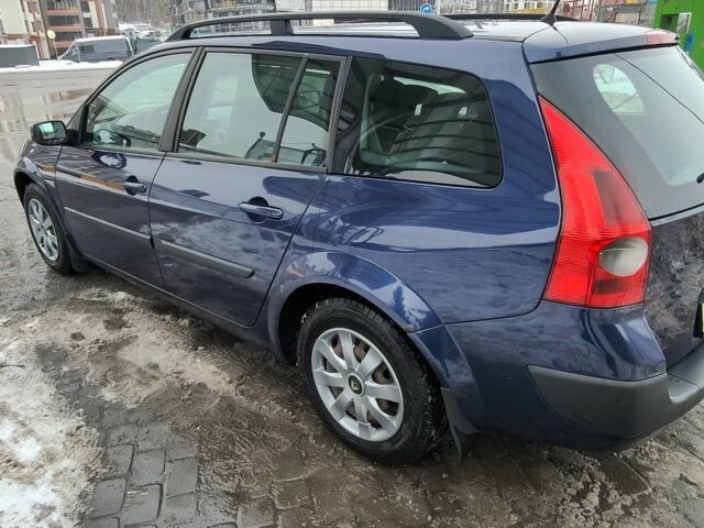 Синий Рено Меган, объемом двигателя 1.4 л и пробегом 250 тыс. км за 4100 $, фото 3 на Automoto.ua