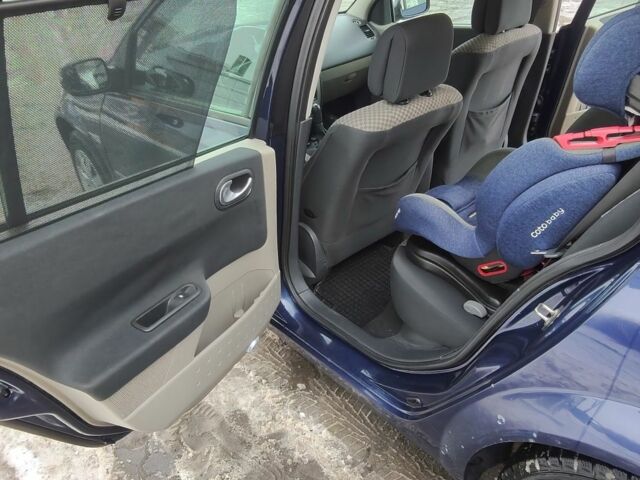 Синий Рено Меган, объемом двигателя 1.4 л и пробегом 250 тыс. км за 4100 $, фото 4 на Automoto.ua