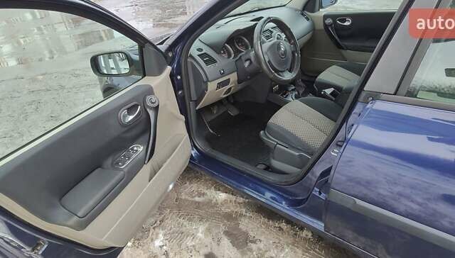 Синий Рено Меган, объемом двигателя 1.4 л и пробегом 250 тыс. км за 4200 $, фото 6 на Automoto.ua