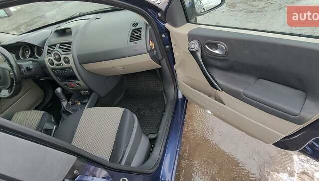 Синий Рено Меган, объемом двигателя 1.4 л и пробегом 250 тыс. км за 4200 $, фото 2 на Automoto.ua