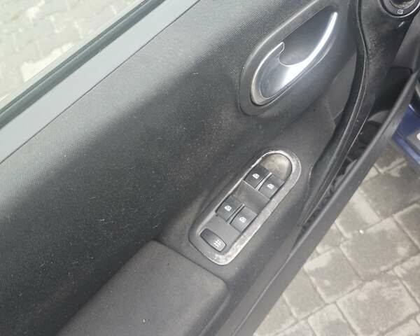 Синий Рено Меган, объемом двигателя 1.6 л и пробегом 240 тыс. км за 4200 $, фото 11 на Automoto.ua