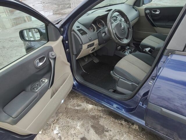 Синий Рено Меган, объемом двигателя 1.4 л и пробегом 250 тыс. км за 4100 $, фото 5 на Automoto.ua