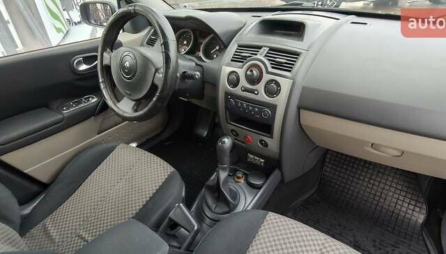 Синий Рено Меган, объемом двигателя 1.4 л и пробегом 250 тыс. км за 4200 $, фото 3 на Automoto.ua