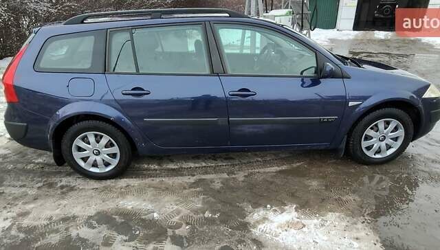 Синий Рено Меган, объемом двигателя 1.4 л и пробегом 250 тыс. км за 4200 $, фото 5 на Automoto.ua