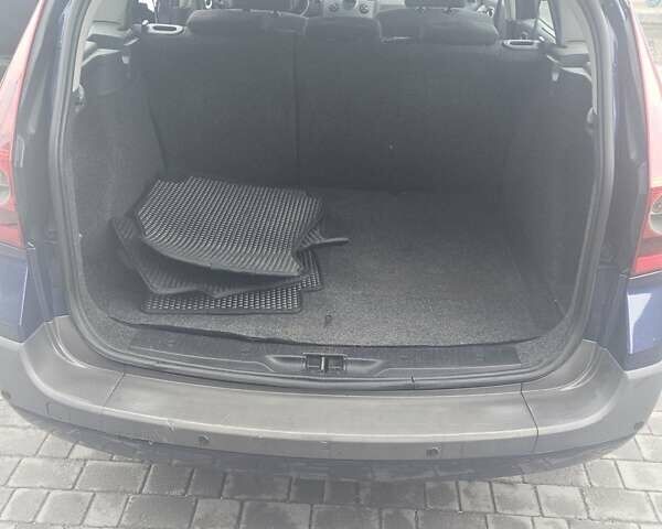 Синий Рено Меган, объемом двигателя 1.6 л и пробегом 240 тыс. км за 4200 $, фото 10 на Automoto.ua