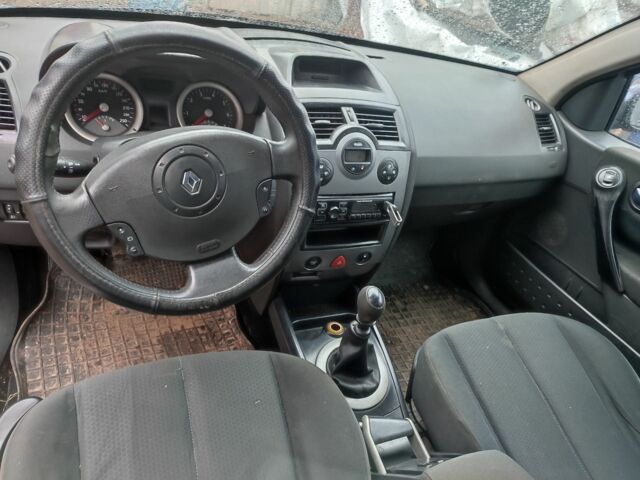 Синій Рено Меган, об'ємом двигуна 1.9 л та пробігом 393 тис. км за 3800 $, фото 3 на Automoto.ua