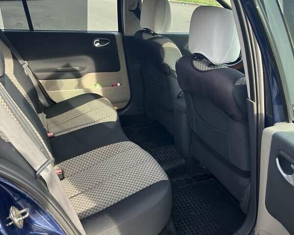 Синий Рено Меган, объемом двигателя 1.6 л и пробегом 166 тыс. км за 4500 $, фото 4 на Automoto.ua