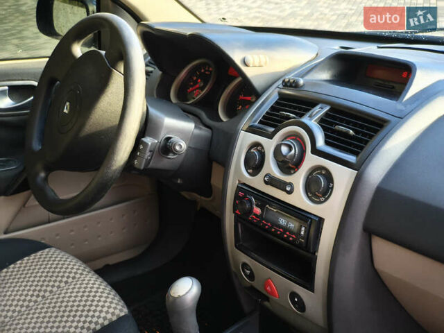 Синий Рено Меган, объемом двигателя 1.6 л и пробегом 225 тыс. км за 3850 $, фото 13 на Automoto.ua