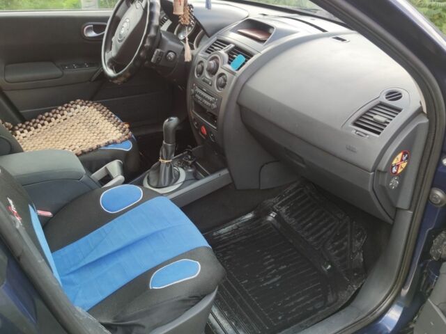 Рено Меган 2004 у Києві на Automoto.ua Синій Рено Меган, об'ємом двигуна 0 л та пробігом 302 тис. км за 4500 $, фото 7 на Automoto.ua