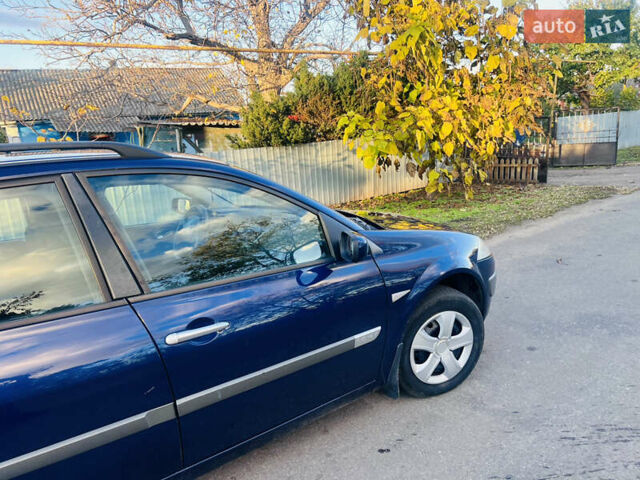 Рено Меган 2004 у Миколаєві на Automoto.ua Синій Рено Меган, об'ємом двигуна 1.6 л та пробігом 220 тис. км за 4400 $, фото 5 на Automoto.ua