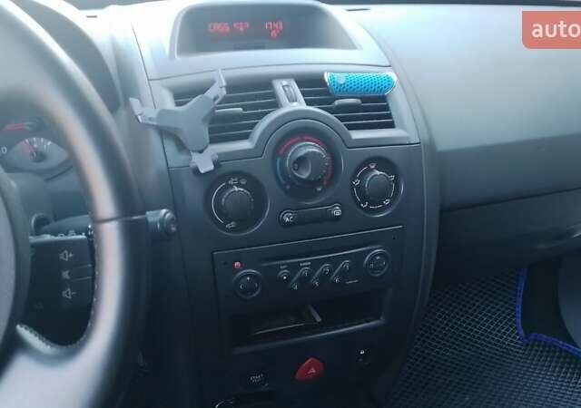 Синий Рено Меган, объемом двигателя 1.46 л и пробегом 282 тыс. км за 4500 $, фото 5 на Automoto.ua