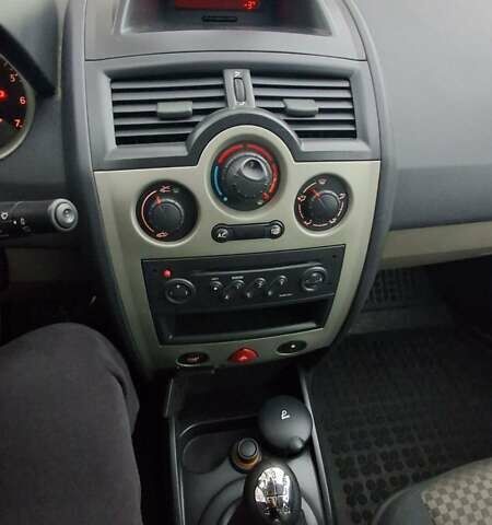 Синий Рено Меган, объемом двигателя 1.6 л и пробегом 193 тыс. км за 4499 $, фото 23 на Automoto.ua