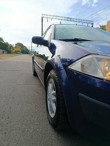 Синий Рено Меган, объемом двигателя 1.6 л и пробегом 250 тыс. км за 4000 $, фото 9 на Automoto.ua