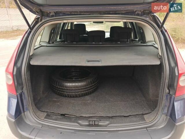 Синий Рено Меган, объемом двигателя 1.6 л и пробегом 377 тыс. км за 3950 $, фото 7 на Automoto.ua