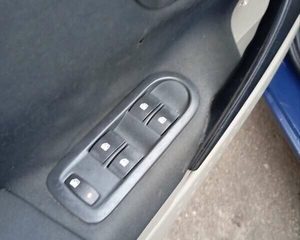 Синій Рено Меган, об'ємом двигуна 1.6 л та пробігом 260 тис. км за 4550 $, фото 13 на Automoto.ua