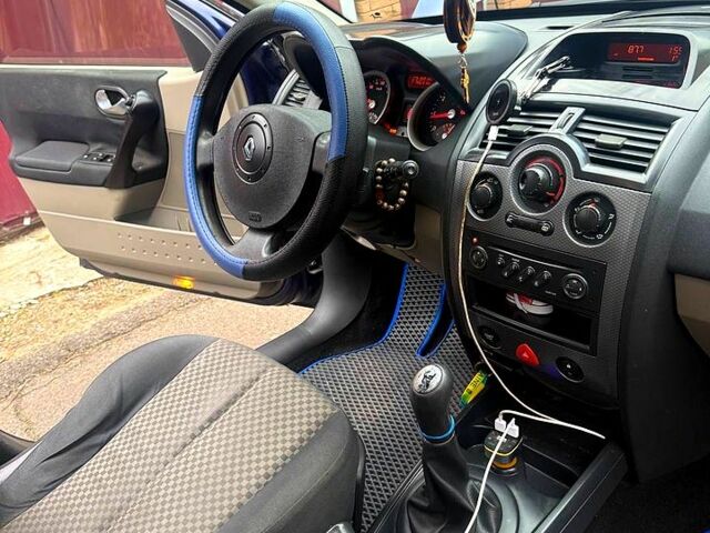 Синій Рено Меган, об'ємом двигуна 1.6 л та пробігом 277 тис. км за 6000 $, фото 7 на Automoto.ua