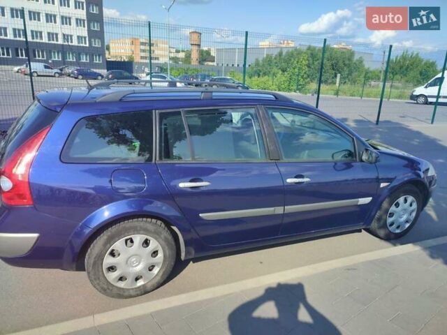 Синий Рено Меган, объемом двигателя 1.6 л и пробегом 260 тыс. км за 5300 $, фото 2 на Automoto.ua