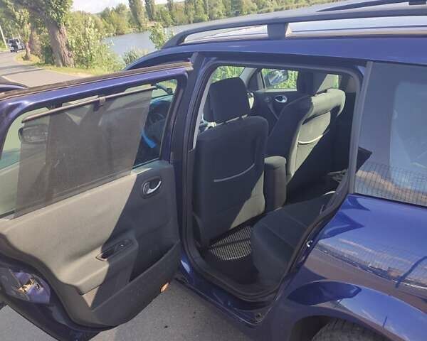Синий Рено Меган, объемом двигателя 1.6 л и пробегом 260 тыс. км за 5300 $, фото 6 на Automoto.ua