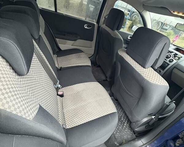 Синий Рено Меган, объемом двигателя 1.6 л и пробегом 248 тыс. км за 4000 $, фото 3 на Automoto.ua