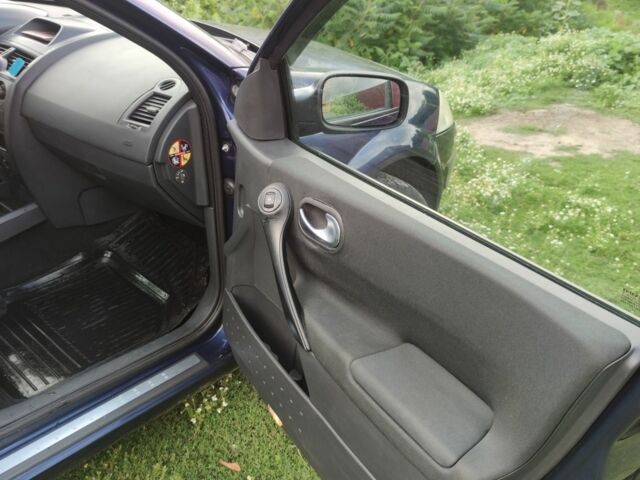 Рено Меган 2004 у Києві на Automoto.ua Синій Рено Меган, об'ємом двигуна 0 л та пробігом 302 тис. км за 4500 $, фото 5 на Automoto.ua